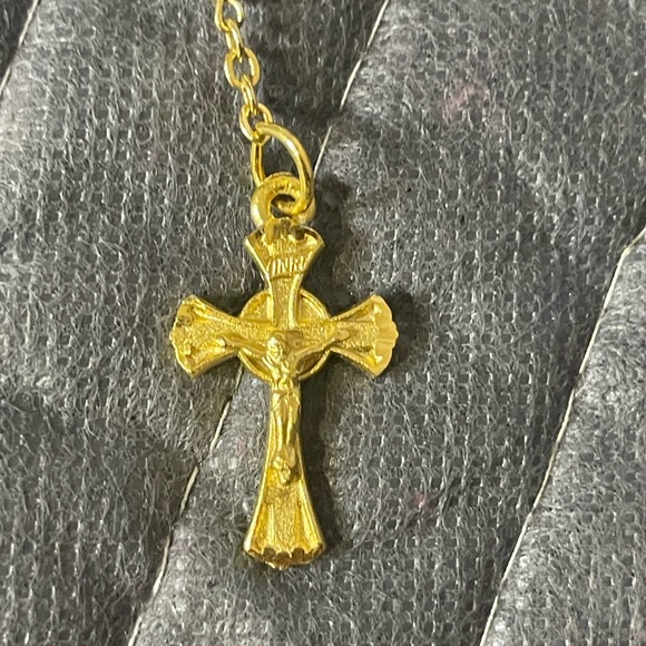 Gold Y-Shaped Necklace with Pendant - Picture 7 of 11